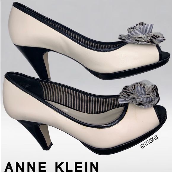 ANNE KLEIN HEELS | 3” HEEL | CREAM WITH BLACK & WHITE PINSTRIPE FLOWER | 8 - Picture 1 of 6